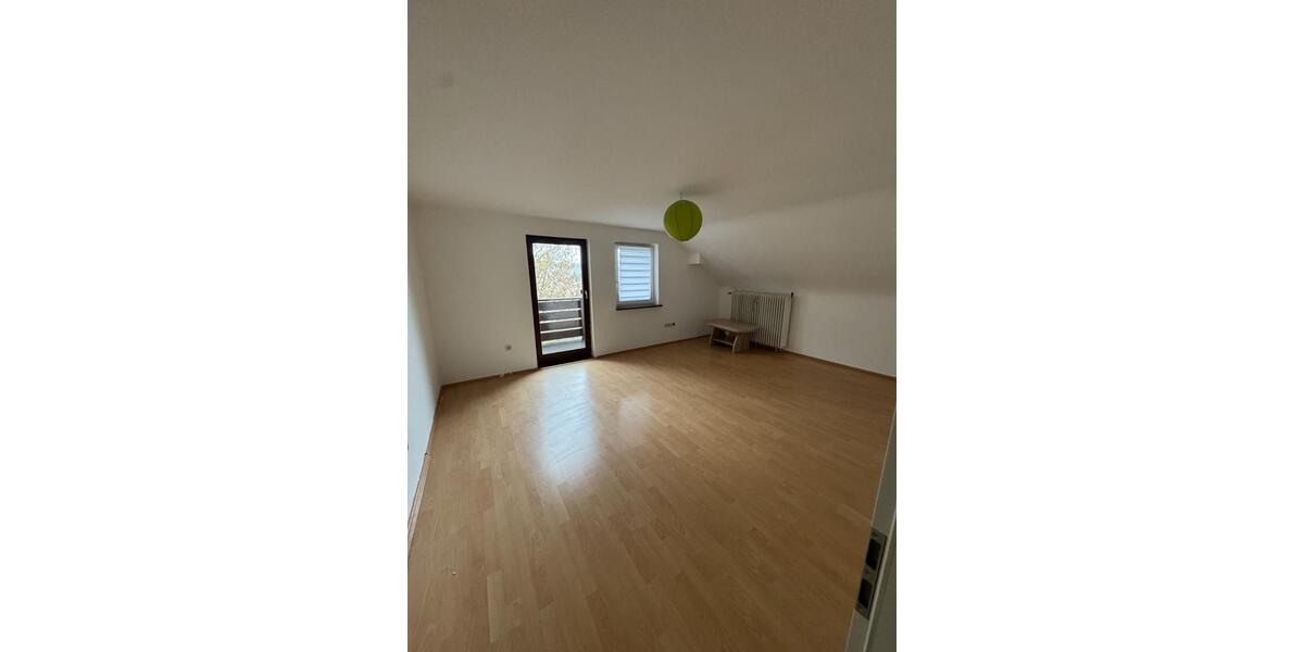 Dachgeschoßwohnung Lohr am Main - 2.5 Zimmer, 70 m&sup2;, 700&euro; | Angebot:25755375