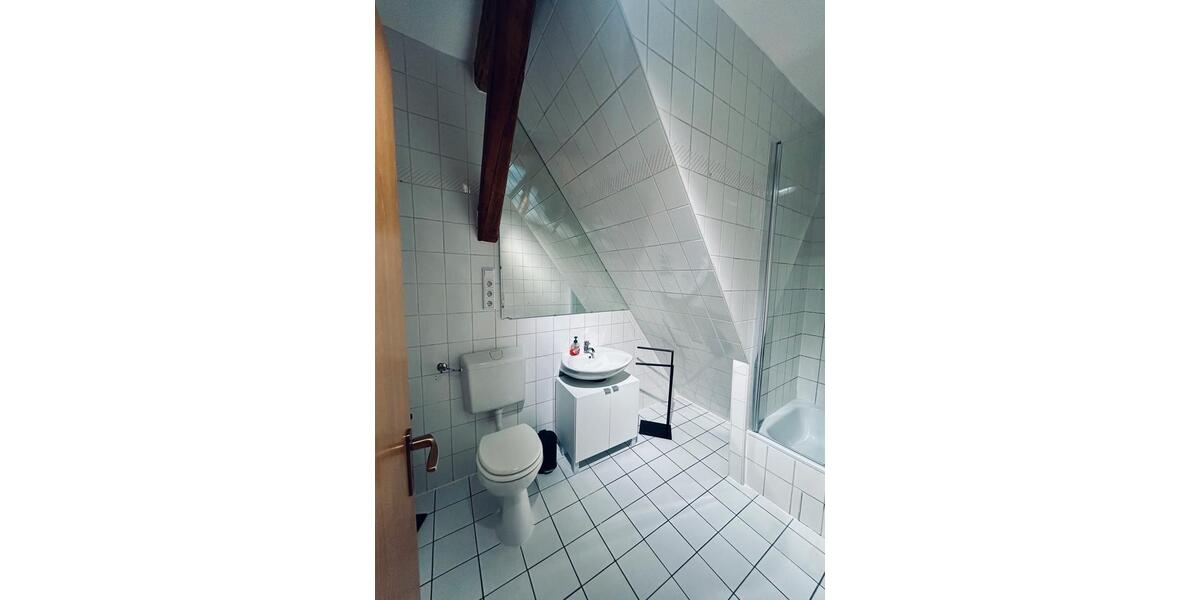 Dachgeschoßwohnung Schweinfurt Gartenstadt - 1.5 Zimmer, 50 m&sup2;, 700&euro; | Angebot:25875082