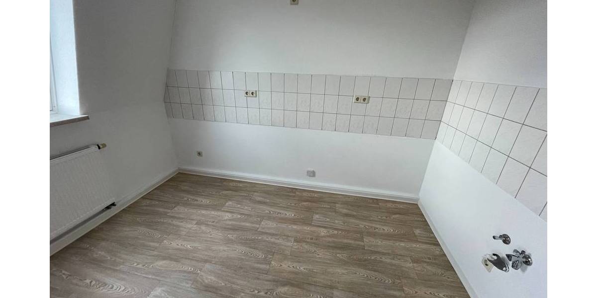 Etagenwohnung Merseburg - 3 Zimmer, 61 m&sup2;, 340&euro; | Angebot:25663962