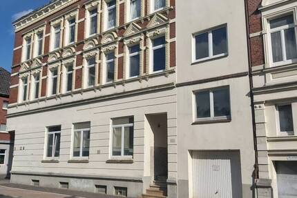 3-Zimmer-Wohnung in Stadtnähe mit EBK! Ab sofort frei!