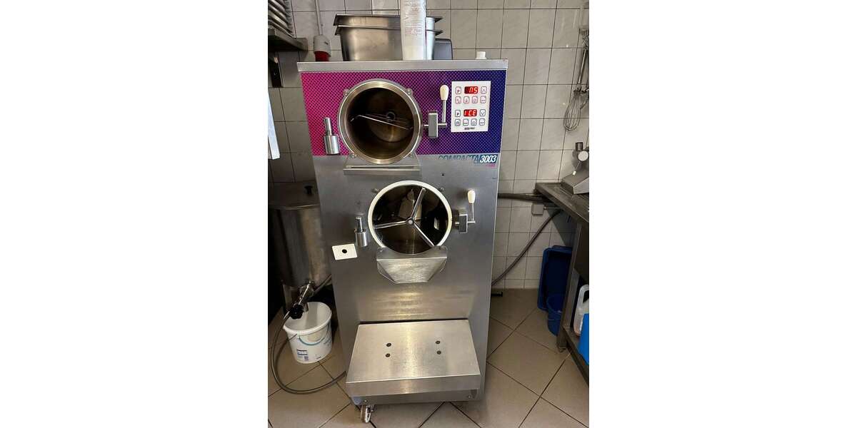 Eiscafé mit großer Terrasse in guter Lage zimmer