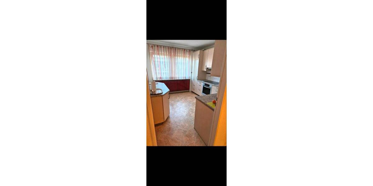 Etagenwohnung Singen (Hohentwiel) - 3 Zimmer, 75 m&sup2;, 1.300&euro; | Angebot:26276881