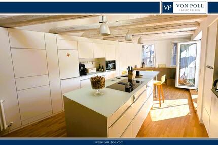 Urbanes Wohnerlebnis der Extraklasse – Exklusive Altstadtwohnung mit Loggia, Personenaufzug und erstklassiger Ausstattung zimmer