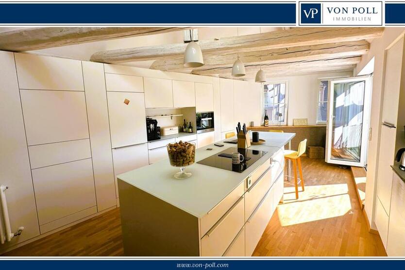 Urbanes Wohnerlebnis der Extraklasse – Exklusive Altstadtwohnung mit Loggia, Personenaufzug und erstklassiger Ausstattung zimmer