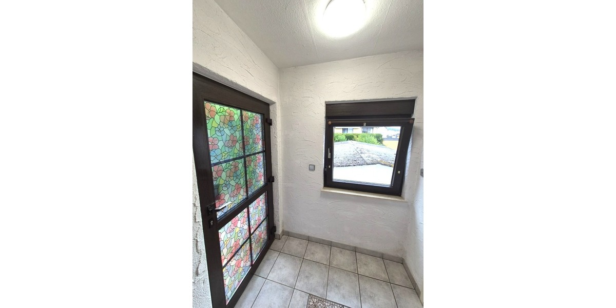 Gepflegte, großzügige 2-Etagen-Wohnung mit Kamin & Carport zu vermieten – wohnen wie im eigenen Haus - Maisonettenwohnung Gonbach Rheinland-Pfalz | Angebot:24409001