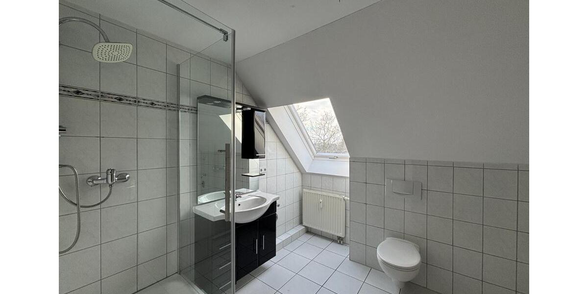 Gemütliche 4-Raum-DG-Wohnung, neue EBK, Balkon 4 zimmer