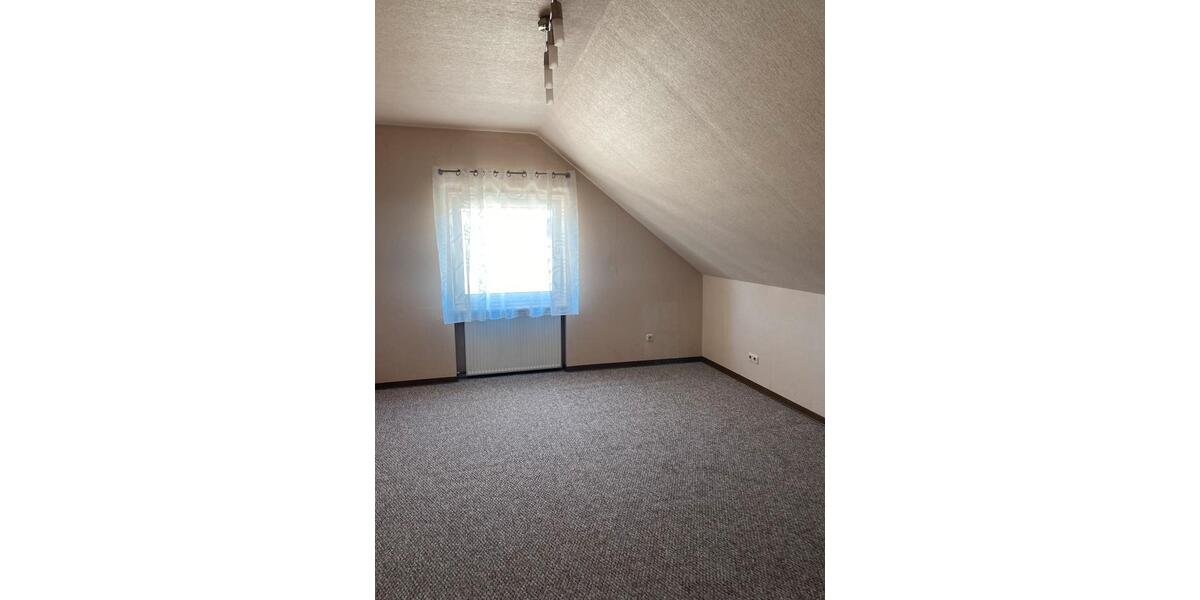 Dachgeschoßwohnung Hermeskeil - 3 Zimmer, 96 m&sup2;, 690&euro; | Angebot:26705197