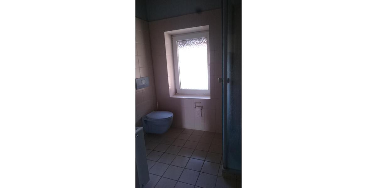 Etagenwohnung Varel - 5 Zimmer, 130 m&sup2;, 950&euro; | Angebot:24570529