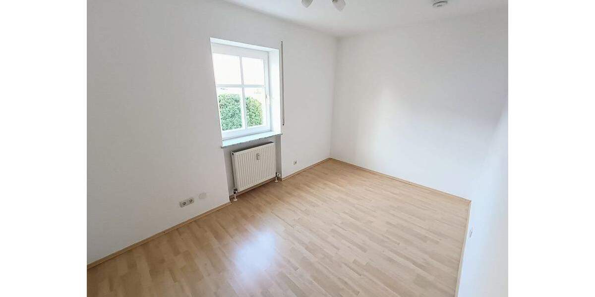 Etagenwohnung Kößlarn - 3 Zimmer, 70 m&sup2;, 600&euro; | Angebot:25916376