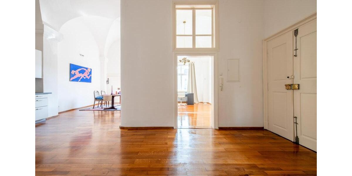 Elegante Altbauwohnung 3 zimmer