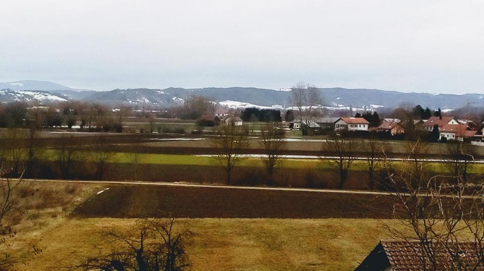 Dachgeschoßwohnung Osterhofen - 2.5 Zimmer, 70 m&sup2;, 727&euro; | Angebot:24867788