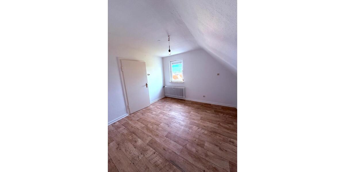 Einfamilienhaus Hünfeld - 4 Zimmer, 100 m&sup2;, 890&euro; | Angebot:26023320
