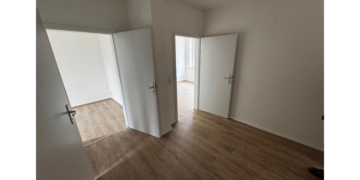 Etagenwohnung Crimmitschau - 3 Zimmer, 70 m&sup2;, 420&euro; | Angebot:26647428