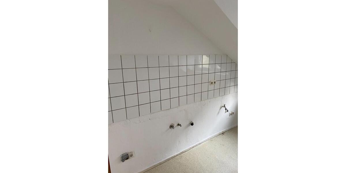 Dachgeschoßwohnung Lüdenscheid - 4 Zimmer, 420&euro; | Angebot:23693160