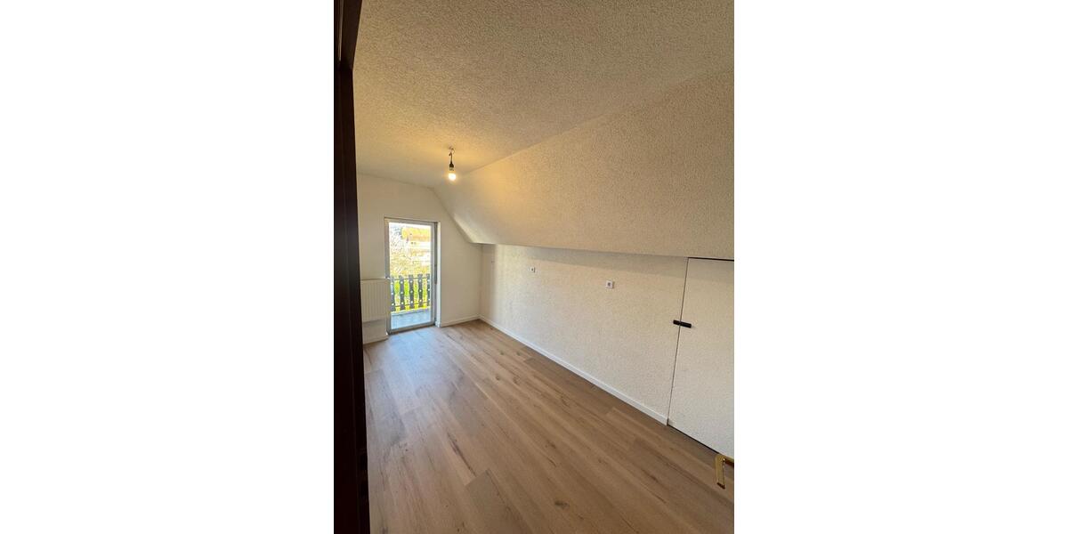 Dachgeschoßwohnung Merzig - 2 Zimmer, 110 m&sup2;, 800&euro; | Angebot:25809685