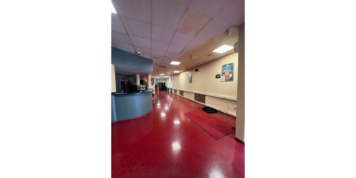 Laden in Mannheim H7, 24 Jungbusch abzugeben zimmer