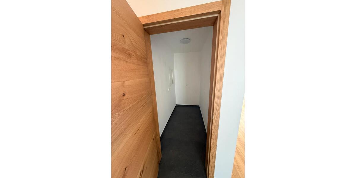 Etagenwohnung Felsberg - 3 Zimmer, 108 m&sup2;, 1.190&euro; | Angebot:25026376