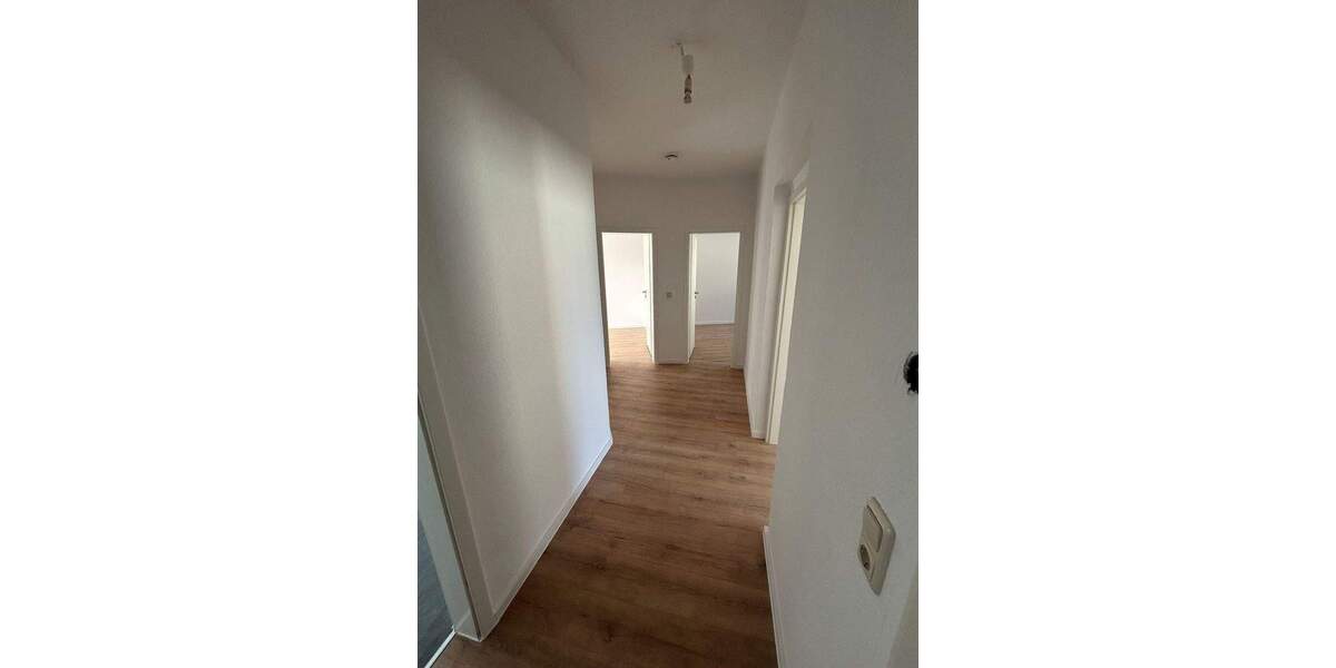 Etagenwohnung Plauen Stadtmitte - 3 Zimmer, 68 m&sup2;, 375&euro; | Angebot:26155802