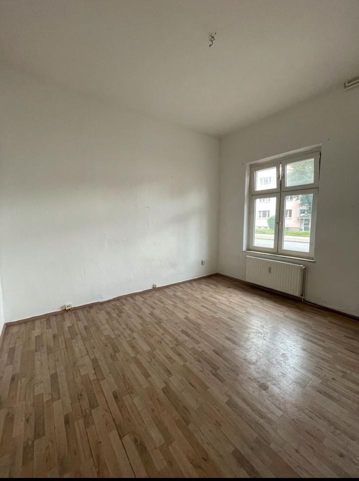 Großzügige 3 Zimmer Wohnung im EG zimmer