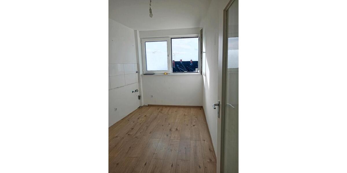 Dachgeschoßwohnung Gelsenkirchen Gelsenkirchen-Mitte - 3 Zimmer, 68 m&sup2;, 493&euro; | Angebot:24831847