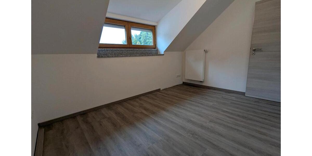 Dachgeschoßwohnung Obergünzburg - 5 Zimmer, 117 m&sup2;, 1.200&euro; | Angebot:25283570