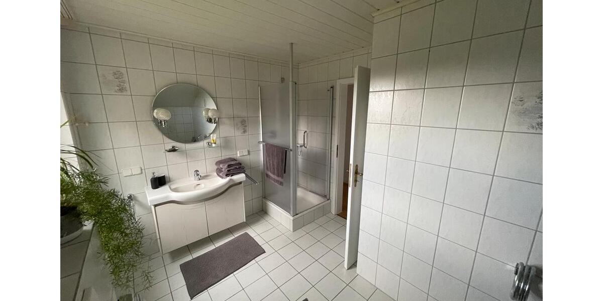 Wohnen auf Zeit Güntersleben - 2 Zimmer, 60 m&sup2;, 120&euro; | Angebot:26254302