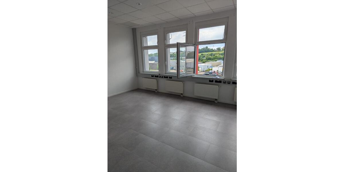große Büroetage im Gewerbegebiet Henrichshütte zimmer