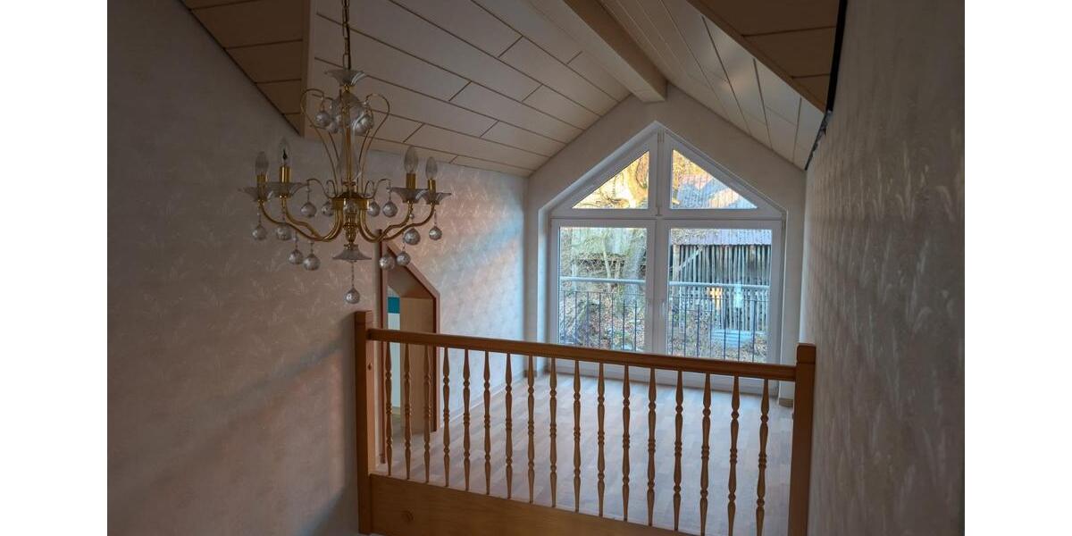 Einfamilienhaus Schöntal - 7 Zimmer, 210 m&sup2;, 1.950&euro; | Angebot:24585632