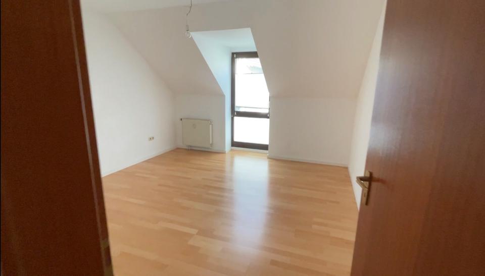 Dachgeschoßwohnung Lichtenfels - 2.5 Zimmer, 73 m&sup2;, 629&euro; | Angebot:26313107