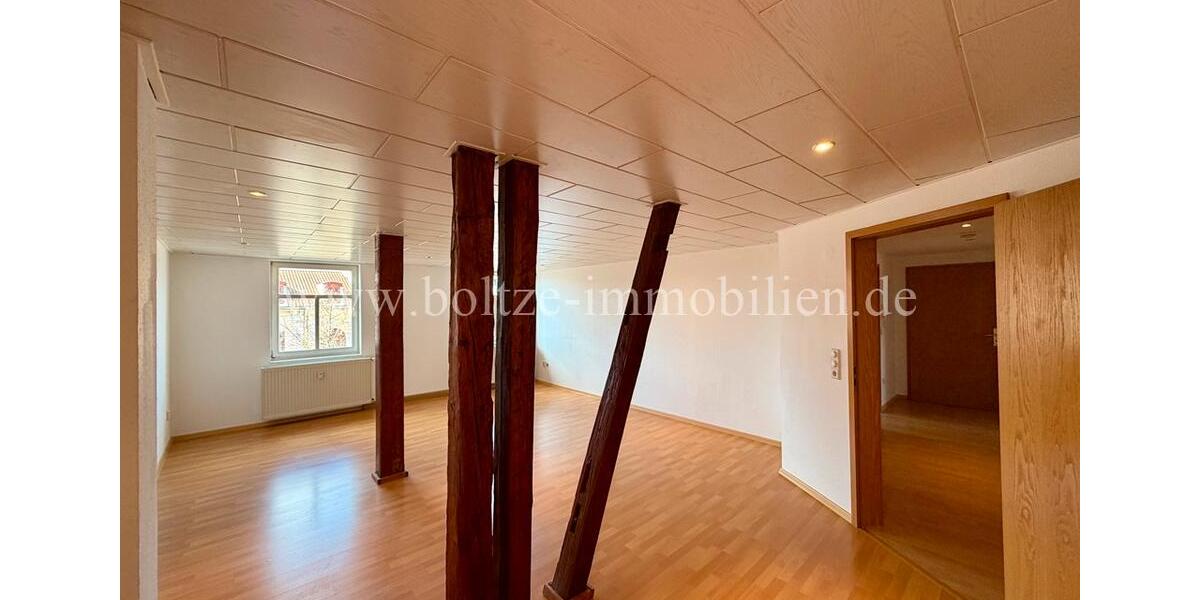 Dachgeschoßwohnung Naumburg (Saale) - 3 Zimmer, 100 m&sup2;, 580&euro; | Angebot:25719584