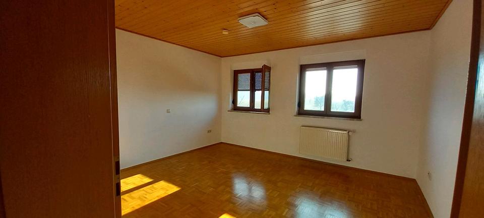 Dachgeschoßwohnung Jagstzell - 4 Zimmer, 90 m&sup2;, 650&euro; | Angebot:26312686