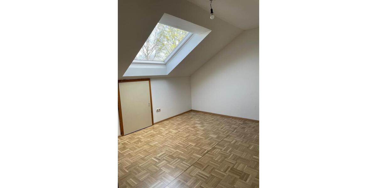 Dachgeschoßwohnung Simbach am Inn - 3 Zimmer, 95 m&sup2;, 750&euro; | Angebot:26089182