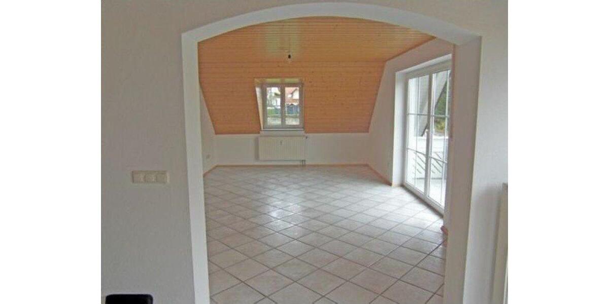 Etagenwohnung Kranzberg - 3 Zimmer, 80 m&sup2;, 900&euro; | Angebot:26122402