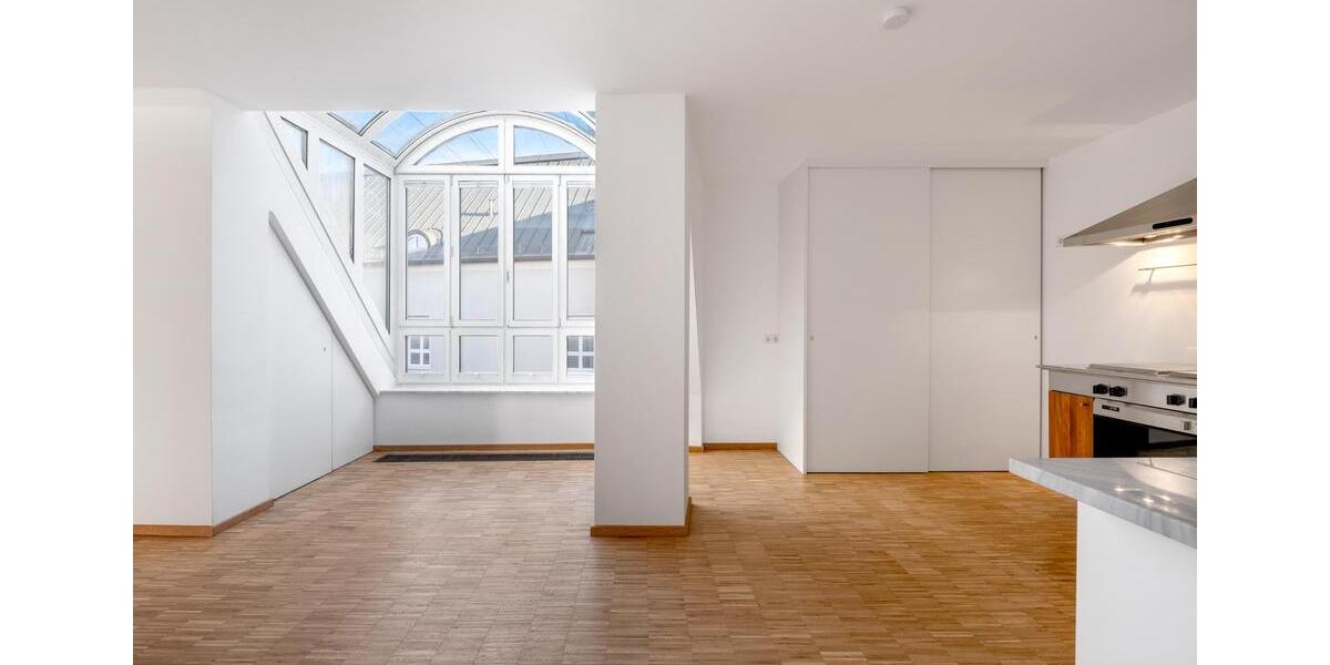 Dachgeschoßwohnung München Schwabing-Freimann - 3 Zimmer, 144 m&sup2;, 2.980&euro; | Angebot:25082631