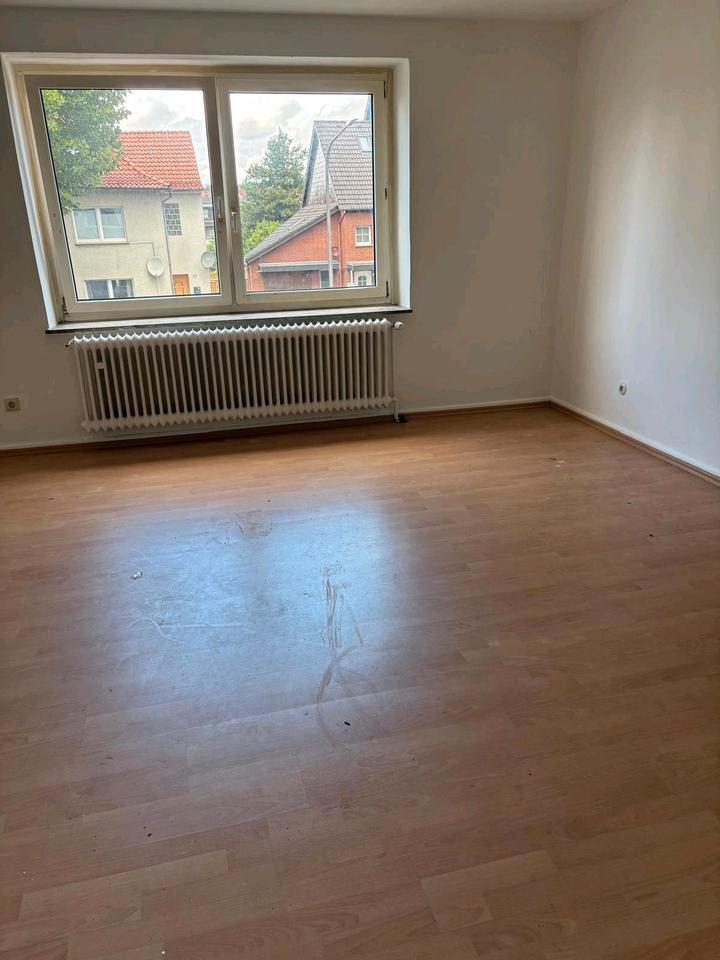 120qm Wohnung: 3 ZimmerGäste-Wc+BadGarten
