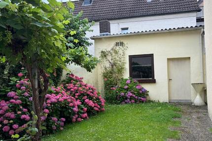 Einfamilienhaus mit Garten & Stellplatz in Hösbach zu vermieten 5 zimmer