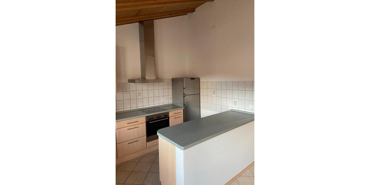 Dachgeschoßwohnung Metten - 3 Zimmer, 95 m&sup2;, 880&euro; | Angebot:23872965