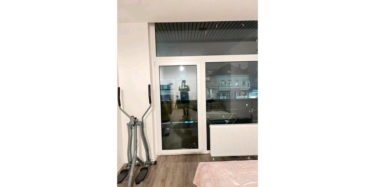 Etagenwohnung Hilden - 1 Zimmer, 150 m&sup2;, 1.500&euro; | Angebot:24469208