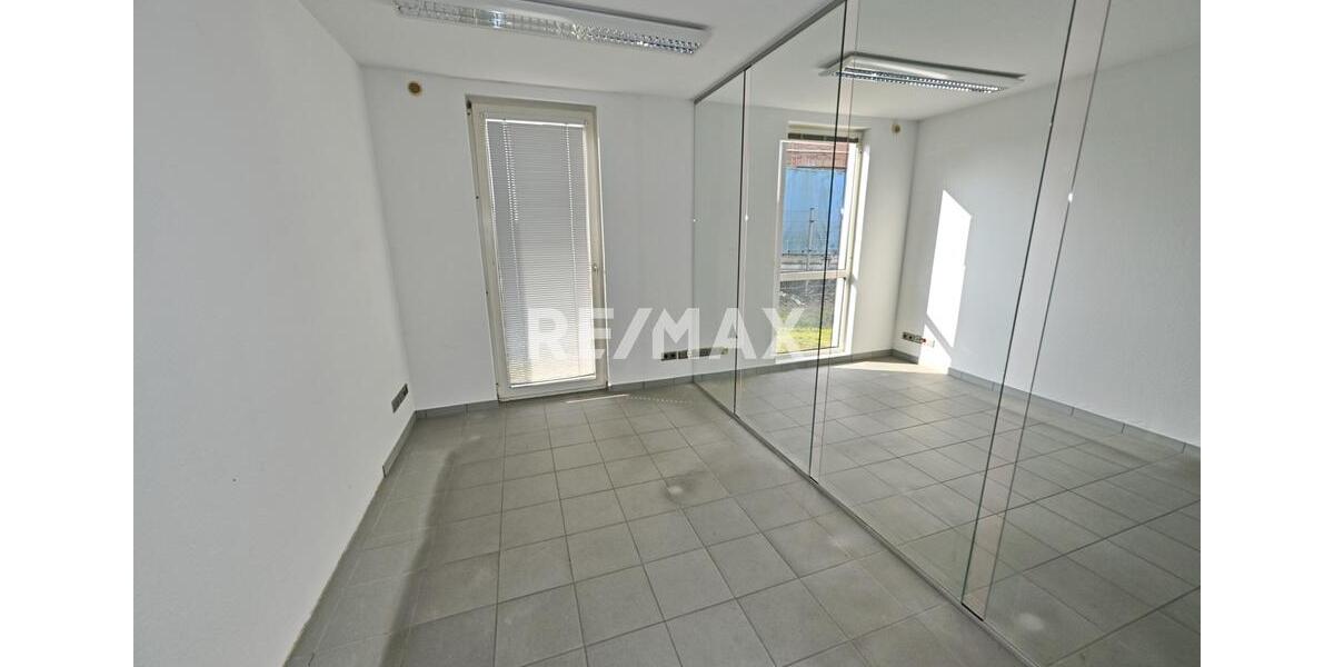 Gewerbeobjekt Bedburg-Hau Hau - 2.016&euro; | Angebot:23795359