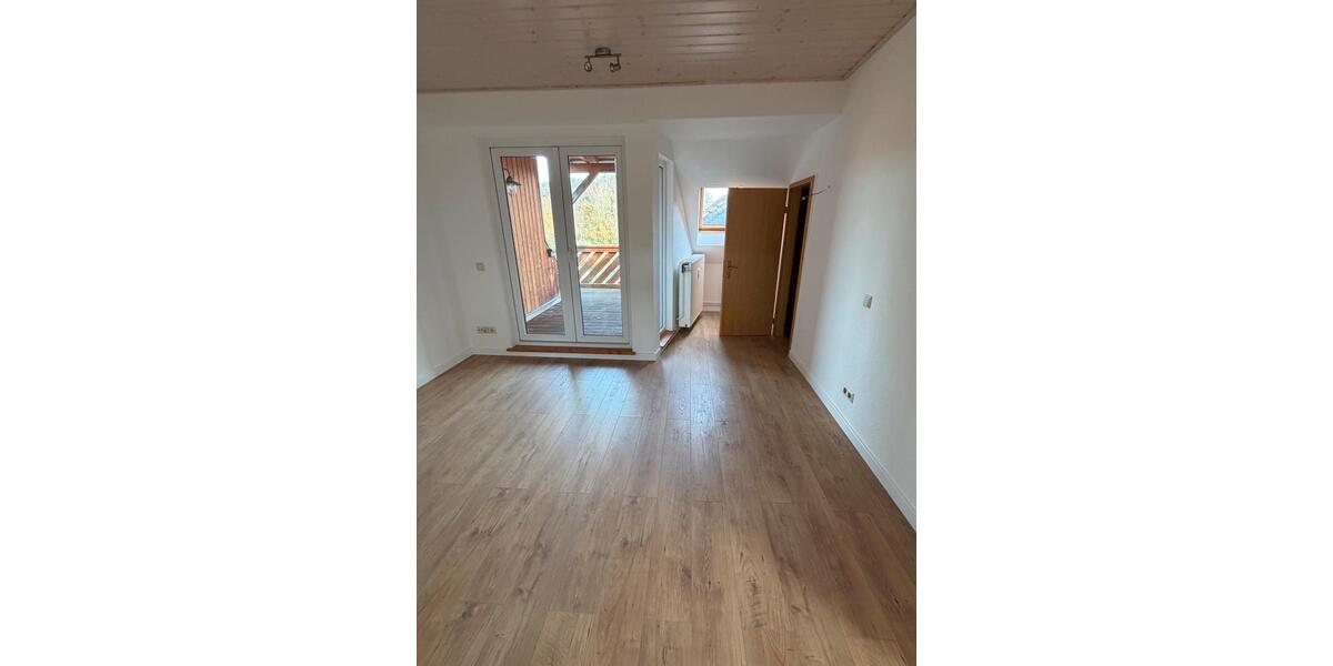 Dachgeschoßwohnung Einbeck - 2 Zimmer, 65 m&sup2;, 450&euro; | Angebot:26007343