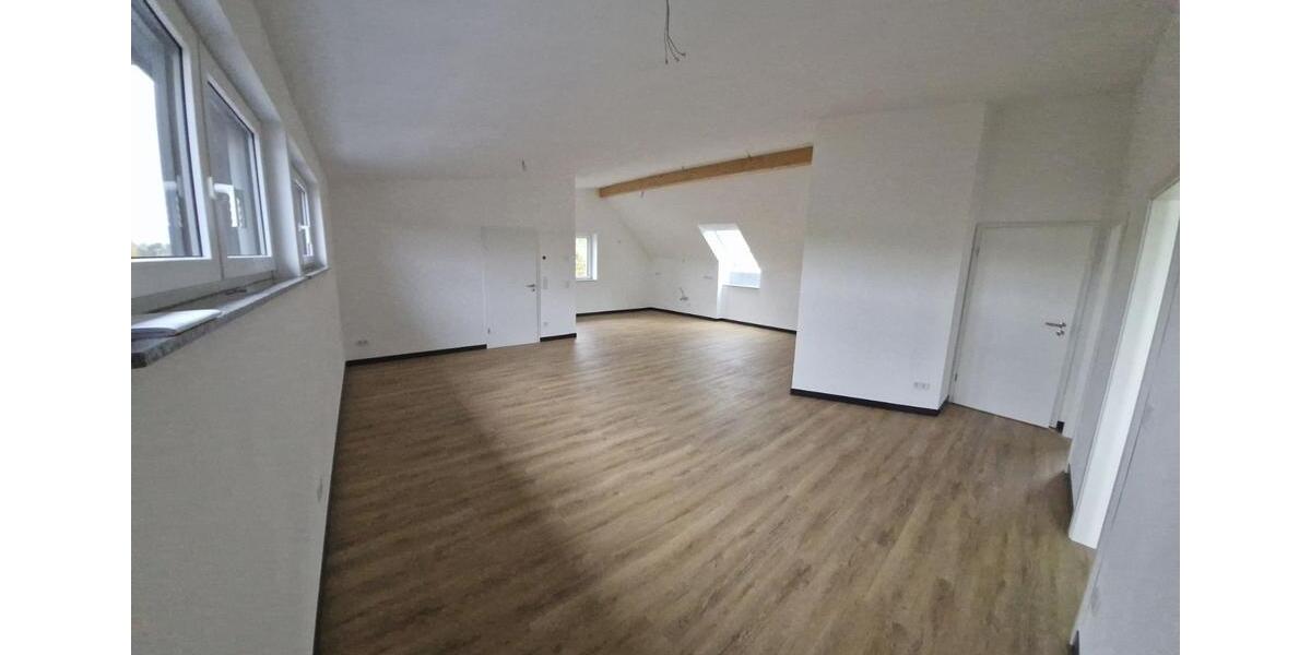 Dachgeschoßwohnung Alsfeld - 3.5 Zimmer, 105 m&sup2;, 1.207&euro; | Angebot:23273135