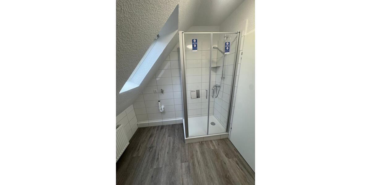 Dachgeschoßwohnung Langenfeld (Rheinland) - 2 Zimmer, 42 m&sup2;, 750&euro; | Angebot:26049841