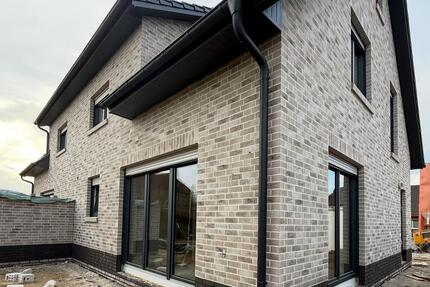 Haus Wildeshausen - 4 Zimmer, 120 m&sup2;, 1.450&euro; | Angebot:26035557