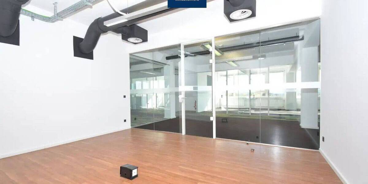 Gewerbeobjekt Düsseldorf Lichtenbroich - 8 Zimmer, 360 m&sup2;, 2.880&euro; | Angebot:26188709