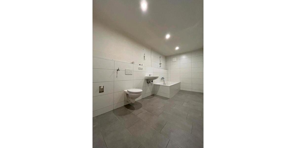 Erdgeschoßwohnung Weißenburg in Bayern - 2 Zimmer, 80 m&sup2;, 700&euro; | Angebot:25844273