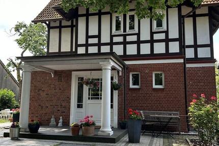 Haus Bargteheide - 8 Zimmer, 263 m&sup2;, 3.000&euro; | Angebot:27729944
