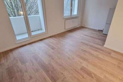 Wohnung zum Mieten in Halle 500 € 68 m²