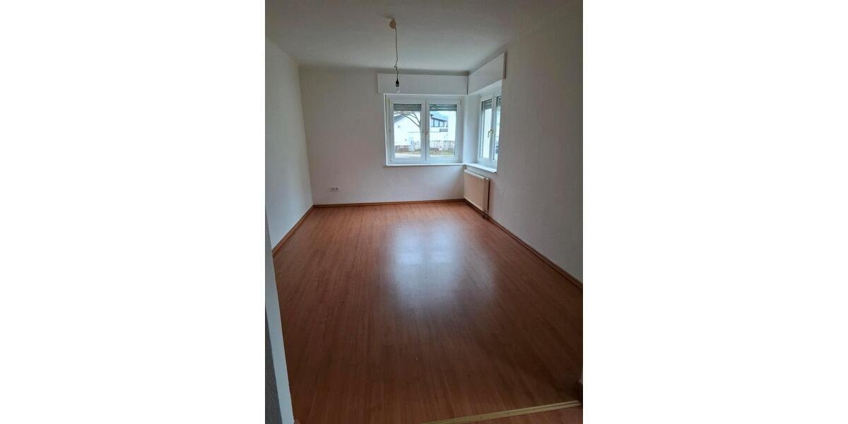 3 Zi, Kü,Bad,Balkon,Gäste WC,EG mit Stufen Dillingen Pachten 2 zimmer