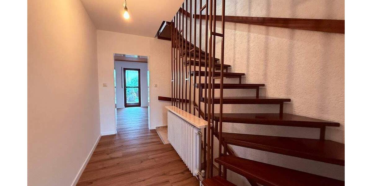 Großzügiges Reiheneckhaus mit Doppelgarage zur Miete direkt in Altdorf 6 zimmer