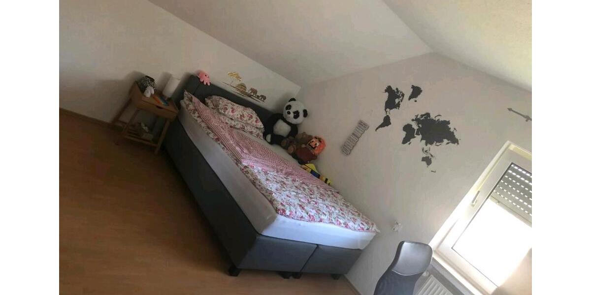 Dachgeschoßwohnung Burladingen - 4.5 Zimmer, 90 m&sup2;, 790&euro; | Angebot:24677388